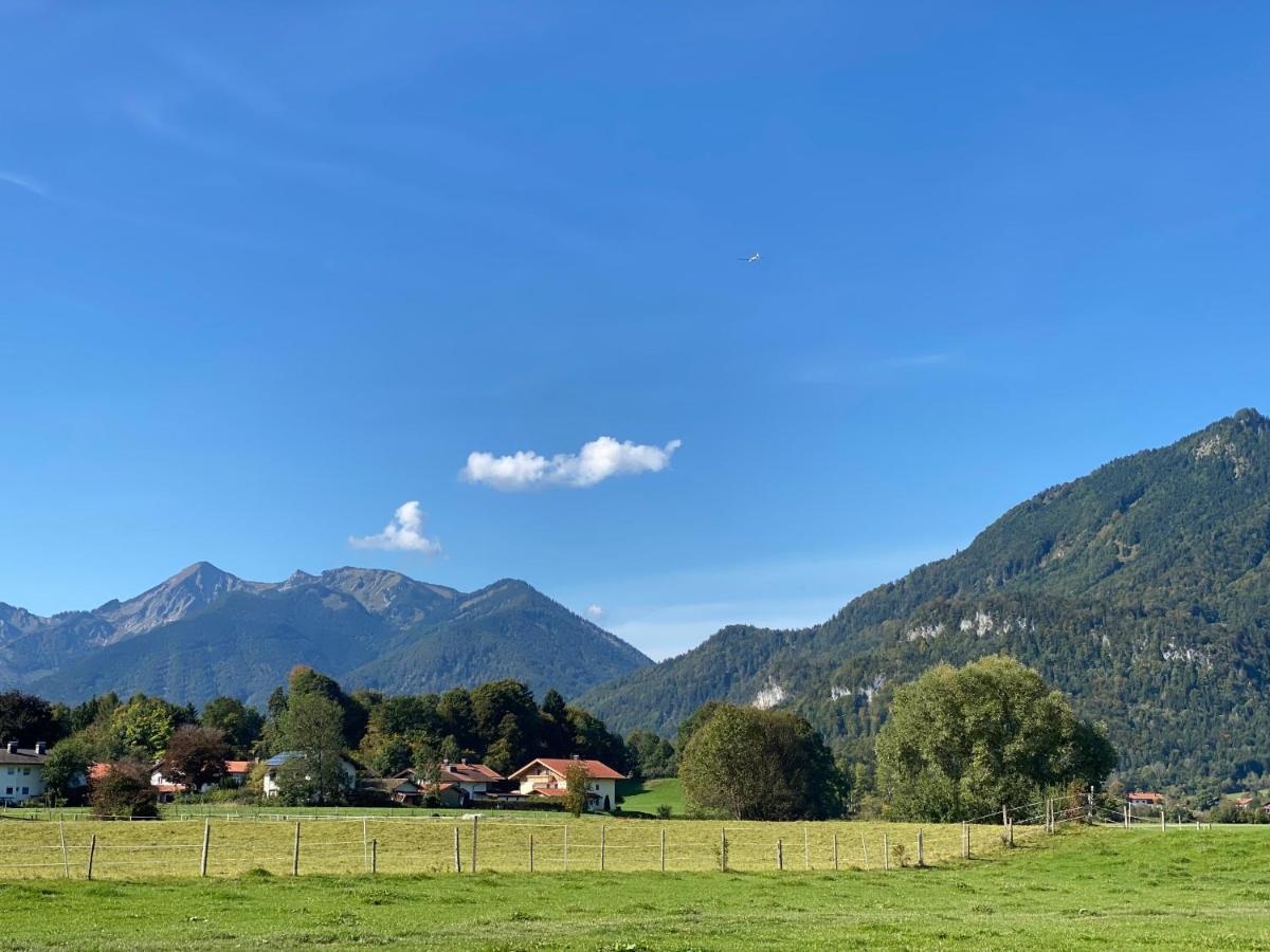 Charmantes Garten-Apartment: Erholung Im Chiemgau Unterwossen Bagian luar foto